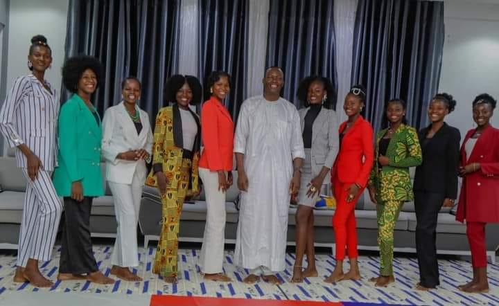 « Dîner de soutien pour Miss Kélou Sahel : Dr Succès Masra promet des bourses d&rsquo;études aux gagnantes »