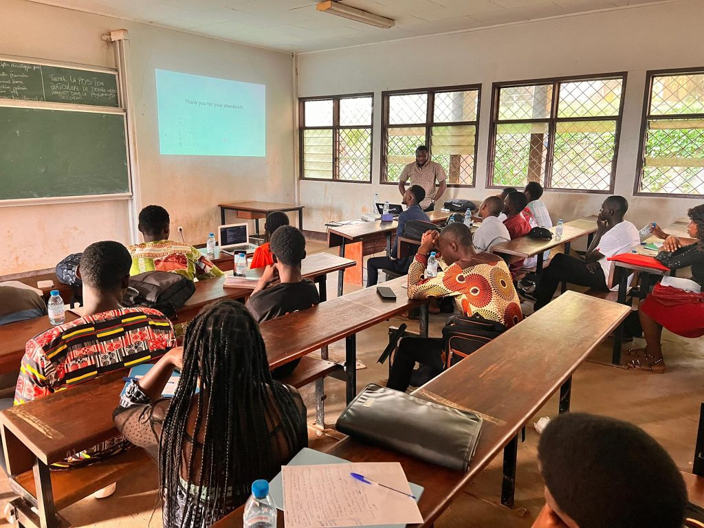 À propos de APCASTER